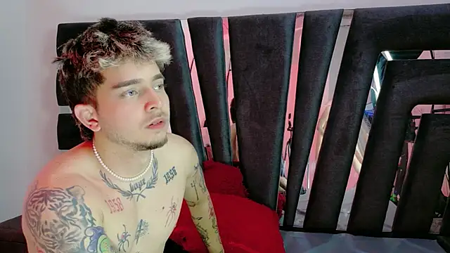 AliceandMax webcam