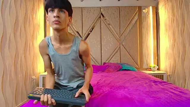 The_slim_boyss3 webcam