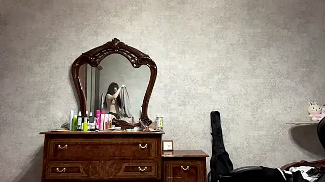 Pikmigirl18 webcam