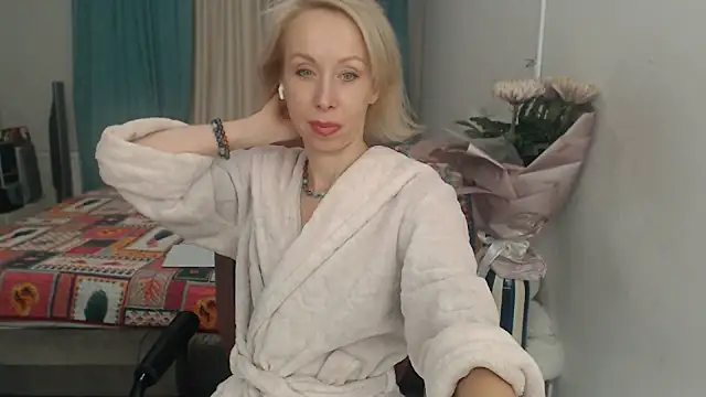 LuxuryNika webcam