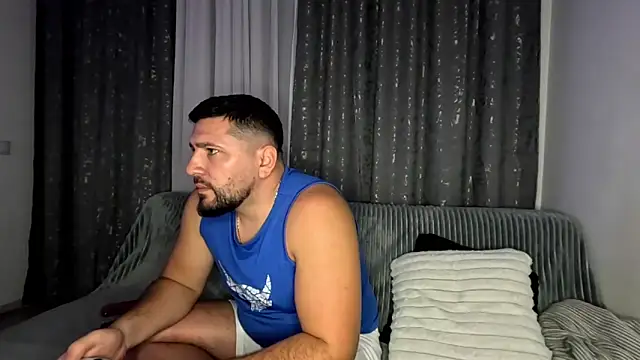 Gold_Alpha_Boy webcam