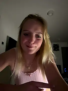 DieBlondeHannah webcam