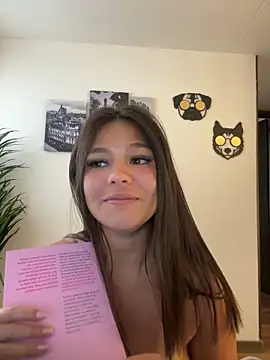 Alyshanon18 webcam