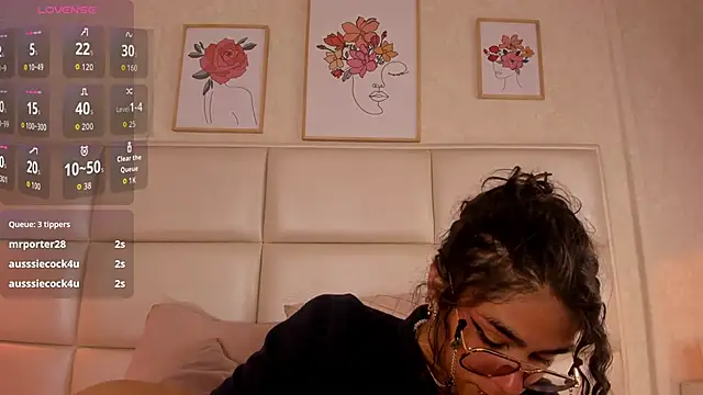 Puffy_Hearts webcam