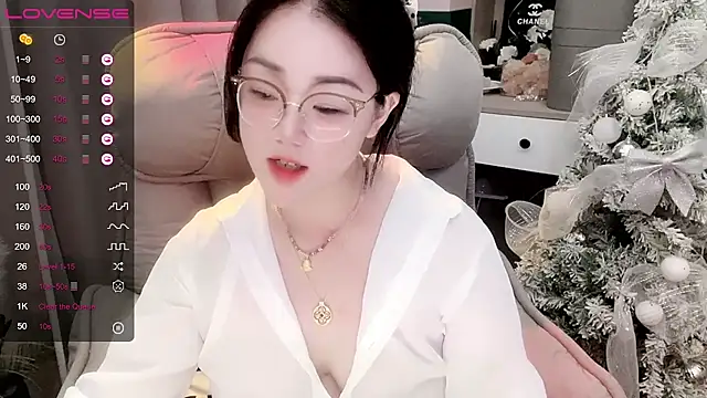 Monica-888 webcam