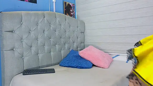 Emily_J18 webcam