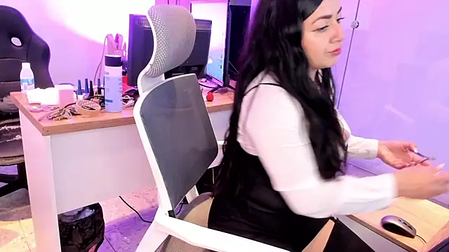 Kimkalifa_ webcam