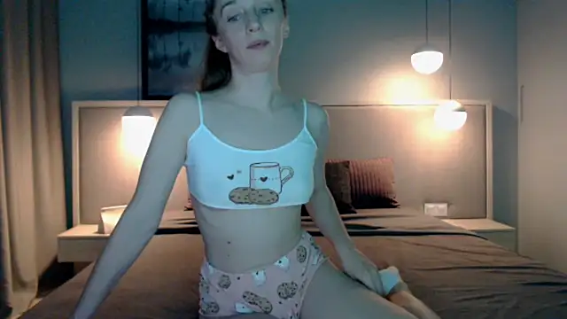 ShySchoolGirl webcam