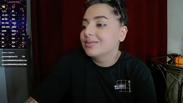 BustyAllyy webcam