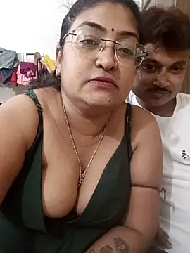 LAVERNIYA_ webcam