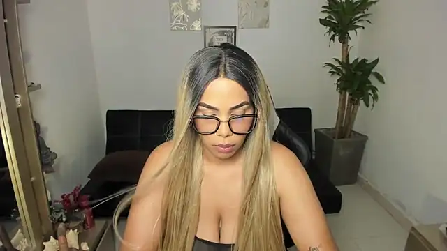 alyssannVhm webcam