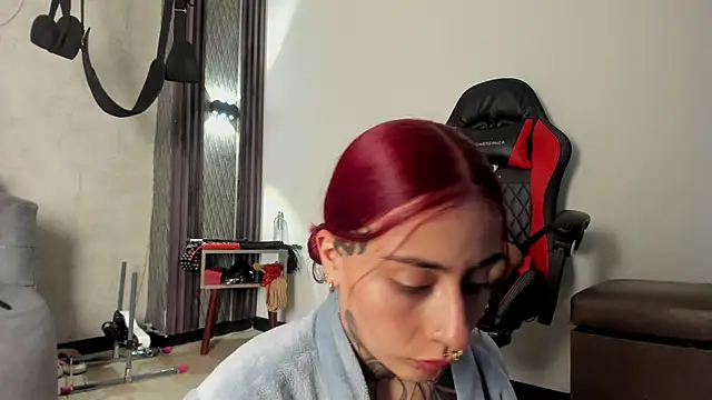selene_red_ webcam