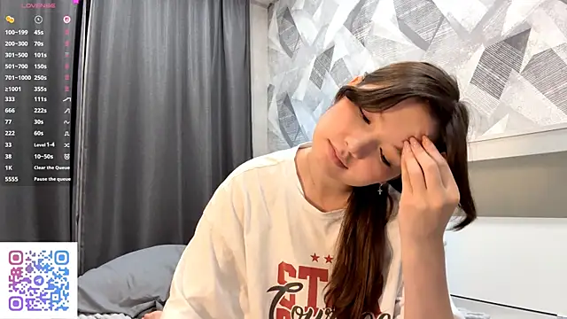 KiraVelvet webcam