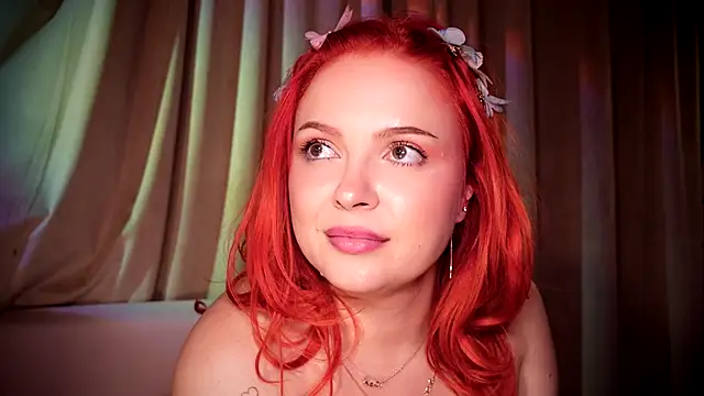 MayaAkashova webcam