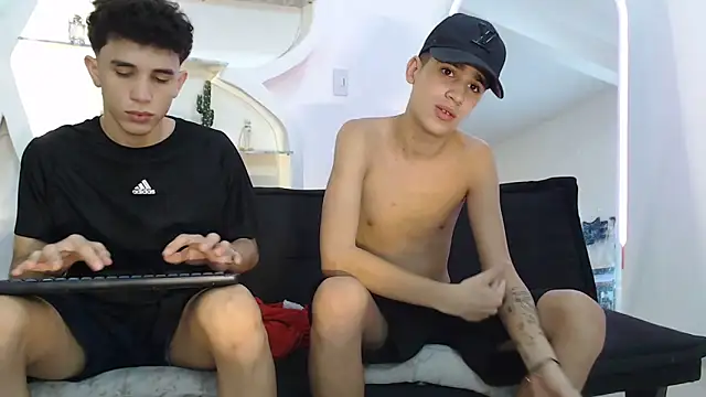THREE_GUYS_HOT
