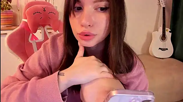 voytinyme (F young) - Thank you kitty for making me happy