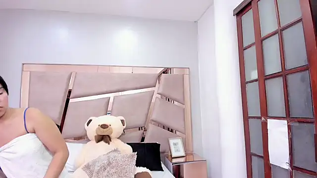 ValentineRouse webcam