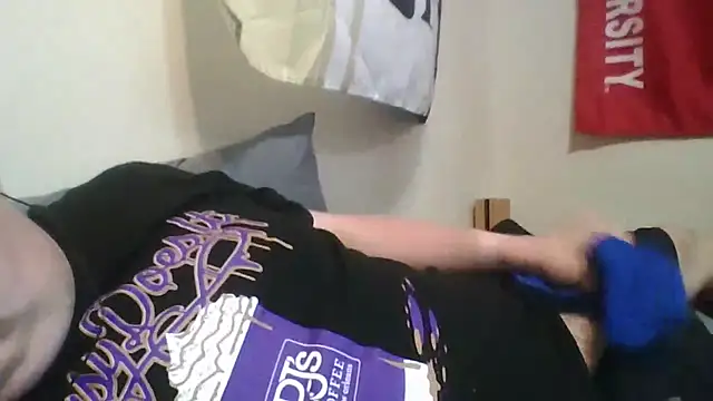 YelpedAverting webcam