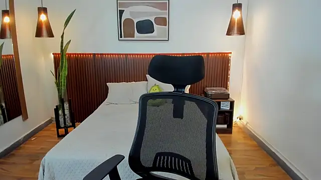 KatherineBond webcam