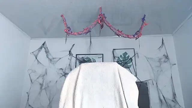selena_yourmilf webcam