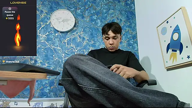 rhaegal_hot (M twink) - Make me moan