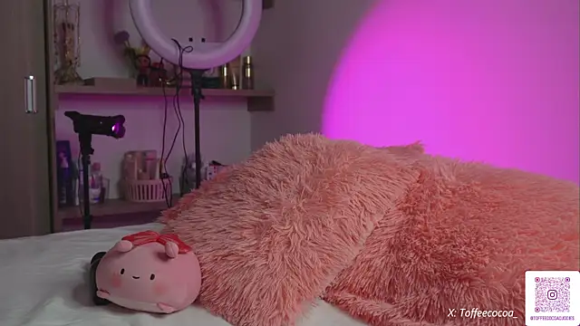 sophi_lii (F teen) - Doggy tease