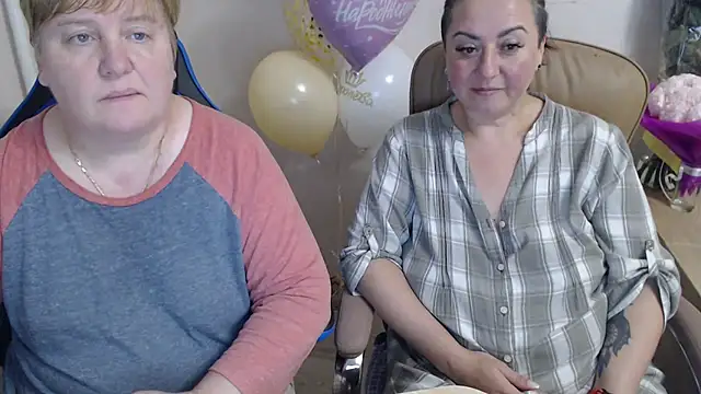 bertie_adeline (G milf) - Tits and asses of two girls))