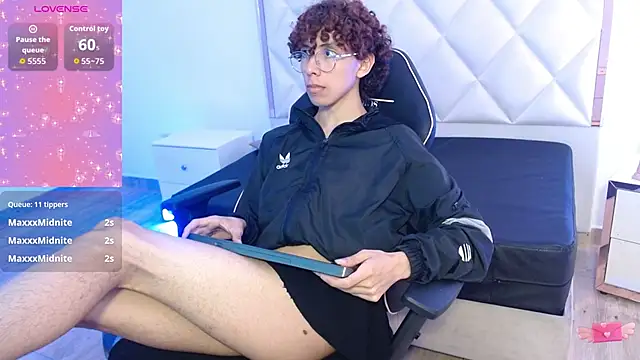 yessy_tay (M twink) - blow job