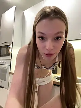 friendlyfire_18 (F young) - Show my lingerie for tonight