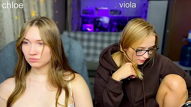 ChloeMillerMeow webcam