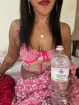 naughtyjaanu webcam