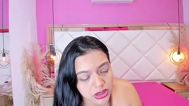 Lucianaa_Collins webcam