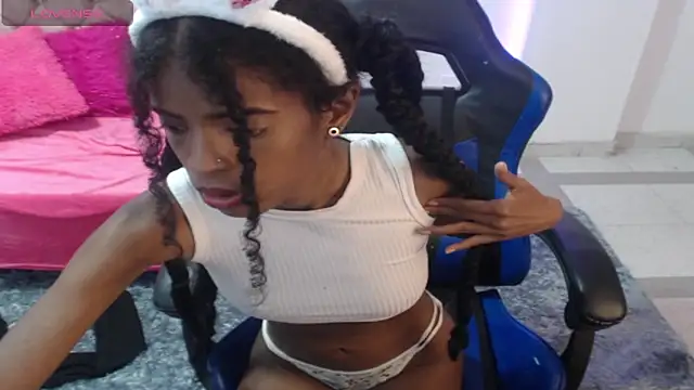 thianahorny webcam