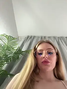 CaseyCumFace webcam