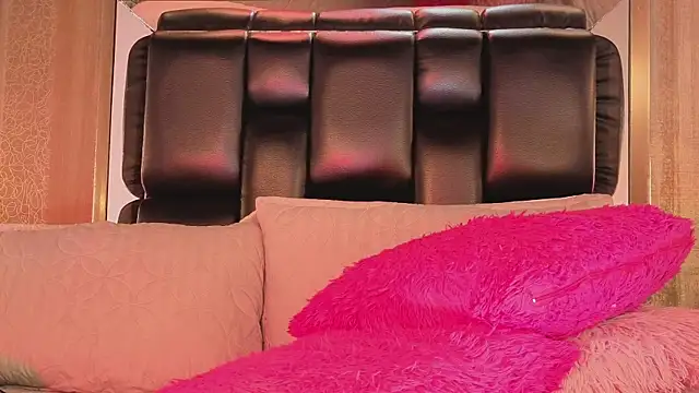 MishaKinki webcam