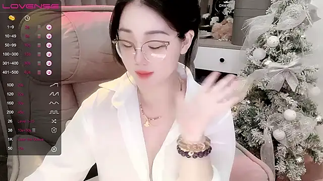 Monica-888 webcam