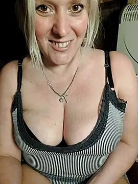 Bouncy-Bella28X
