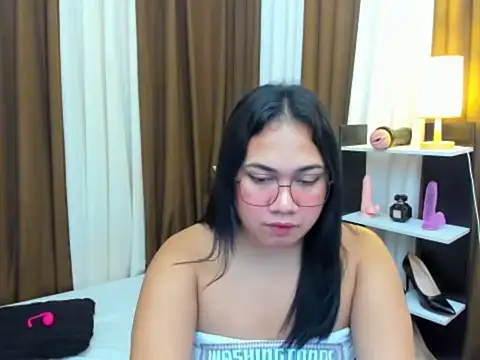 TsUncutKaren