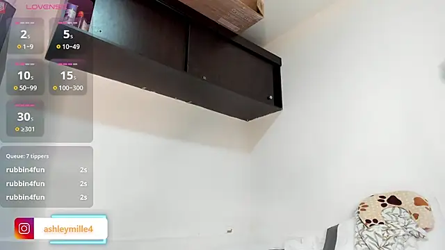 _ashleymiller webcam