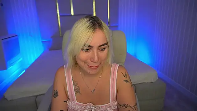 MariellaVi webcam