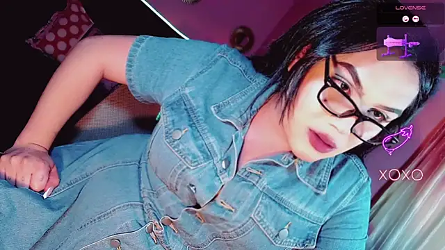 hugecumshot23 webcam