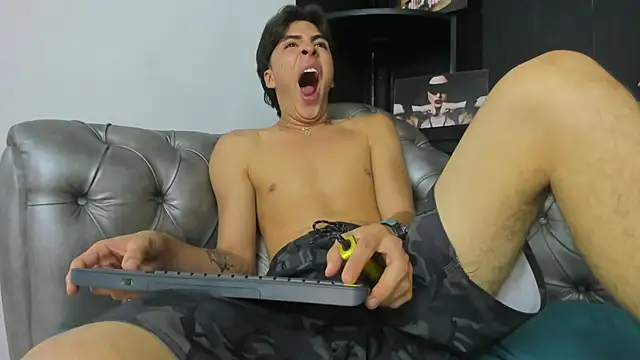HeellBoy_ webcam