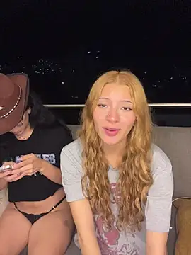 PussyLoversShow webcam