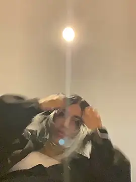 alannaevons (G young) - Tits out
