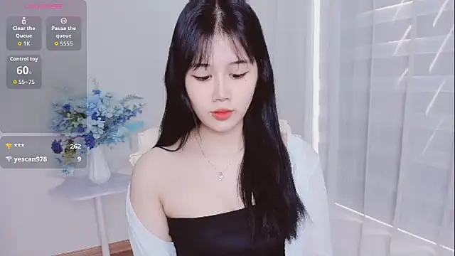 Crystal_Lea