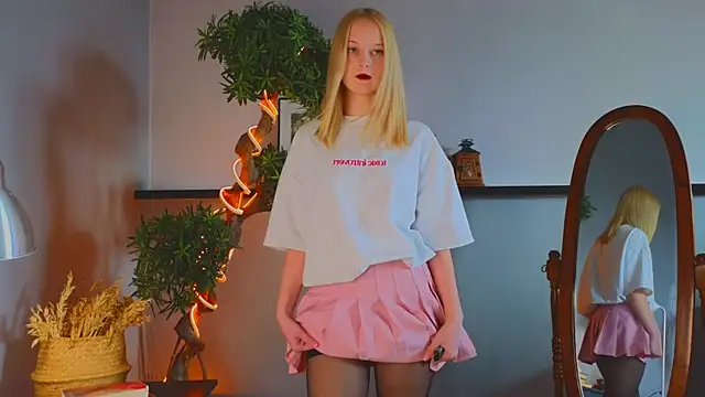 kamibeg (F teen) - stand up and dance for you?