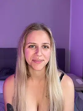 lunawolf21 (F young) - Squirt + Custom Vid LT + Toy Controll