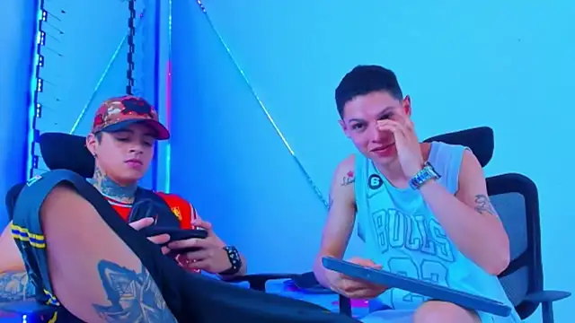 hot_boy2025 (Ask my age) - fuck with my boy