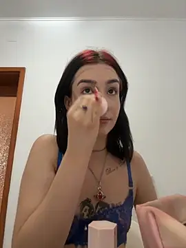 vampyscarlet (F teen) - dildo 5 mins