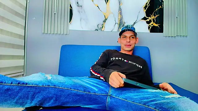 marcus_smithh1 (M young) - HARD DICK